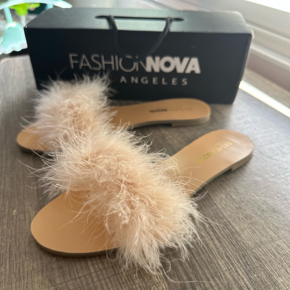 FashionNova Fur ever with you flat sandals